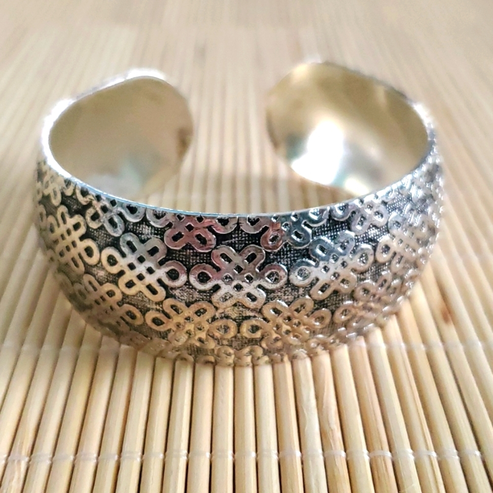 Wide cuff bracelet